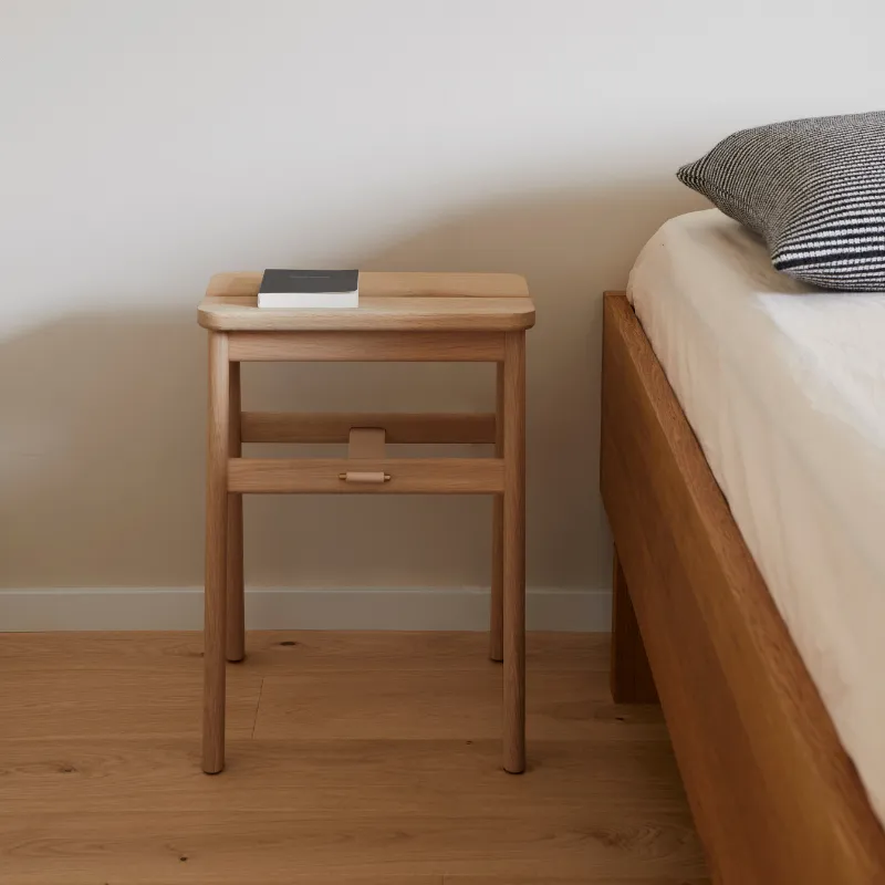 Angle Foldable Stool – olieret eg