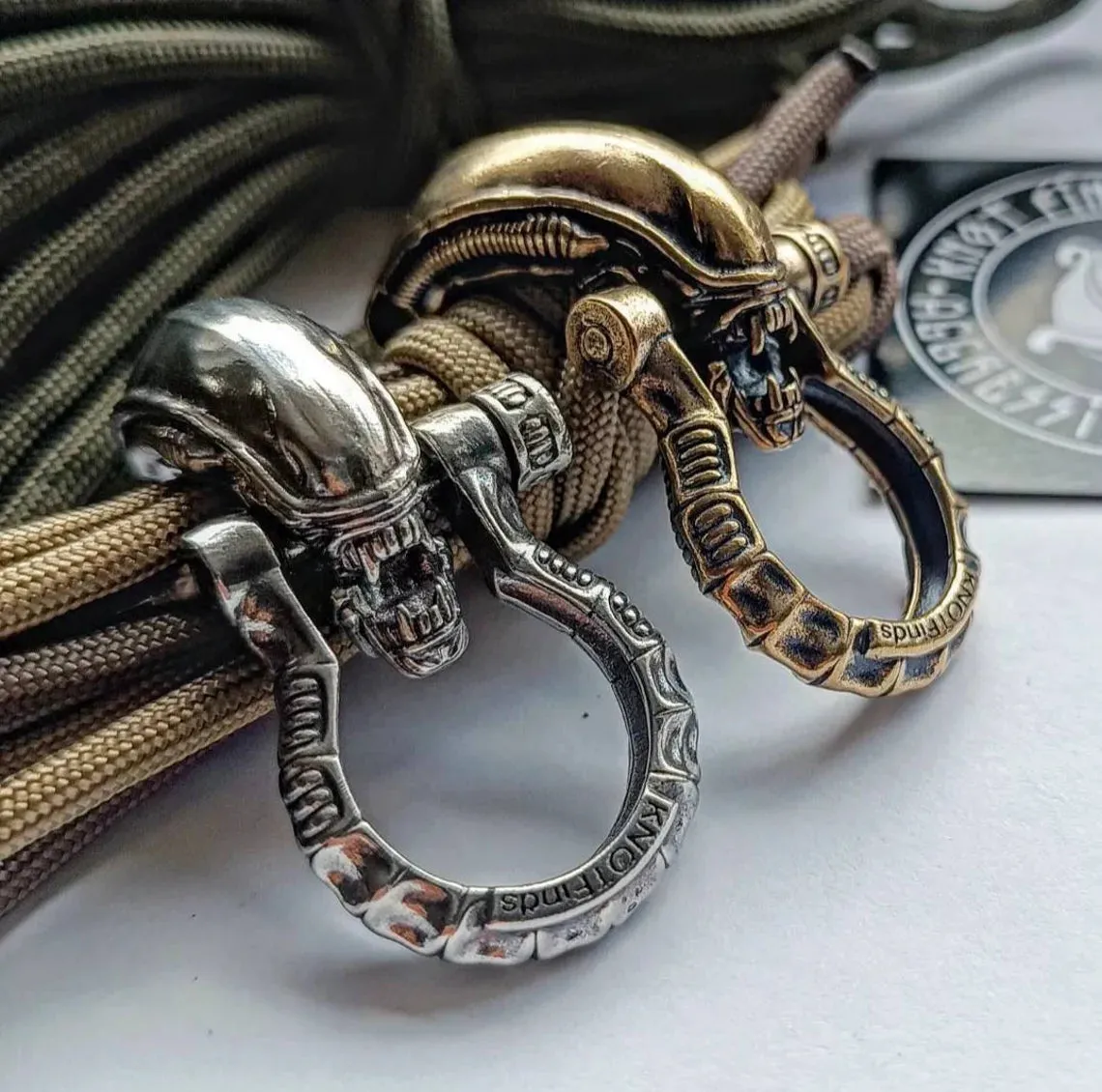 Brass paracord ALIEN shackle. Xenomorph. Beads for paracord weaving, viking style. viking jewelry, manual casting