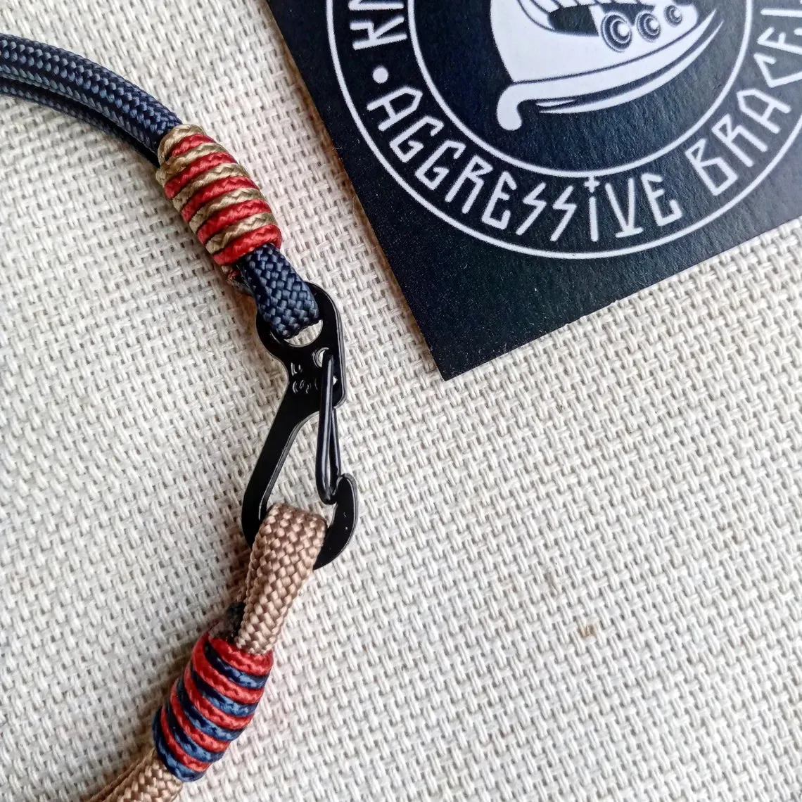 Carabiner paracord bracelet. Extreme durable. Viking jewelry. Celtic knot.