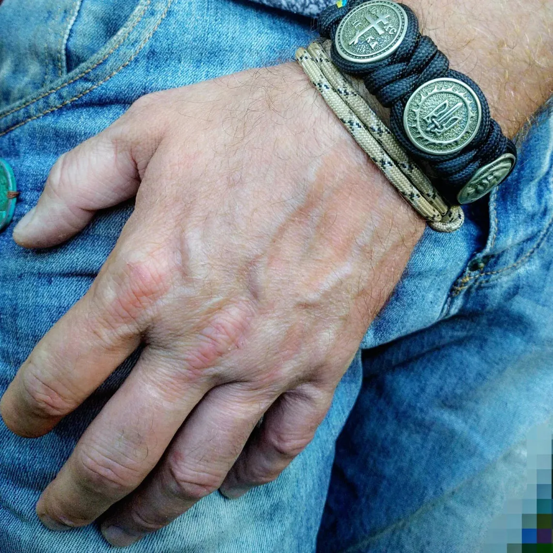 Desert camo thin bracelet made of paracord and Celtic knots. Stylish bracelet for men and women. A gift for a surfer, diver, skydiver.