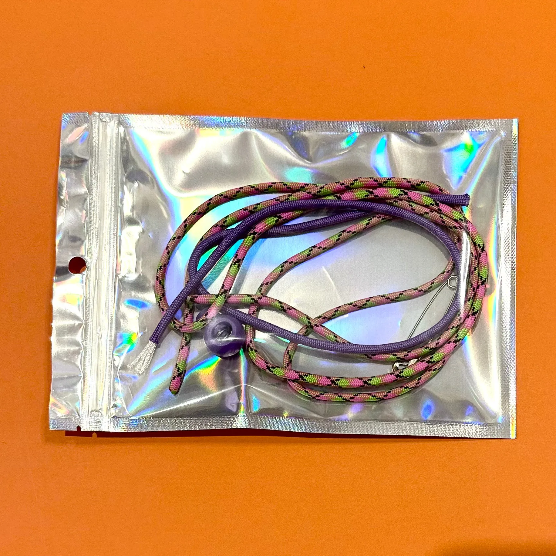 DIY paracord toggle bracelet with easy instructions