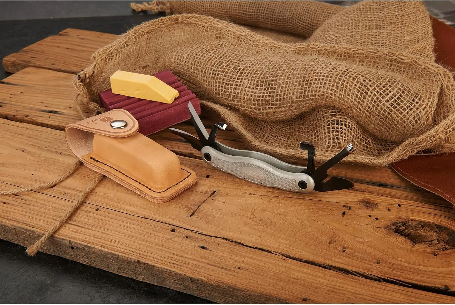 FLEXCUT Right Handed Carvin Jack 2.0, Folding Multi Tool for Woodcarving, Includes 6 Blades, Made in USA, JKN291