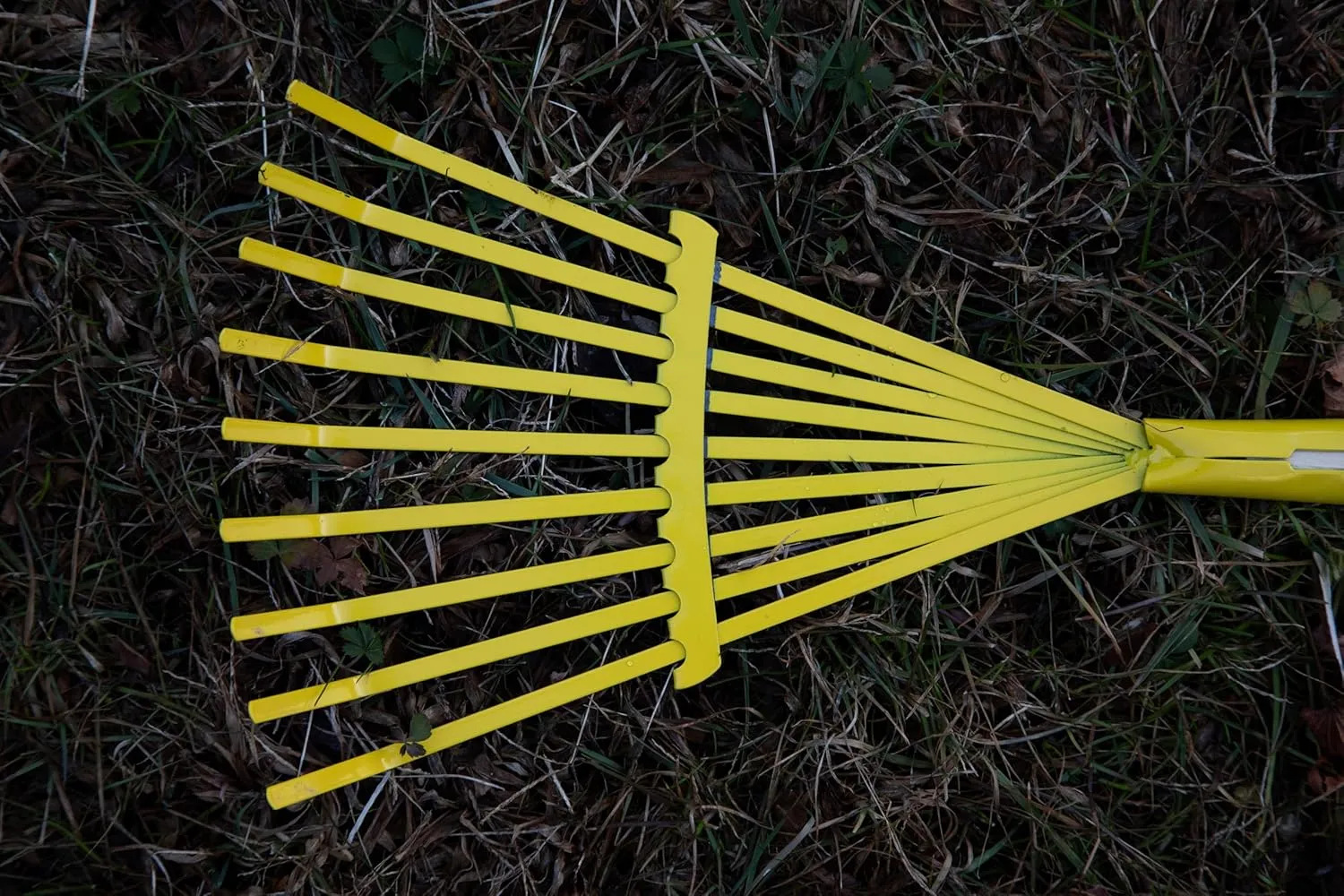 JustForKids Kids Garden Tool Set Toy, Rake, Spade, Hoe and Leaf Rake, reduced size , made of sturdy steel heads and real wood handle, 4-Piece, Multicolored, 5yr 