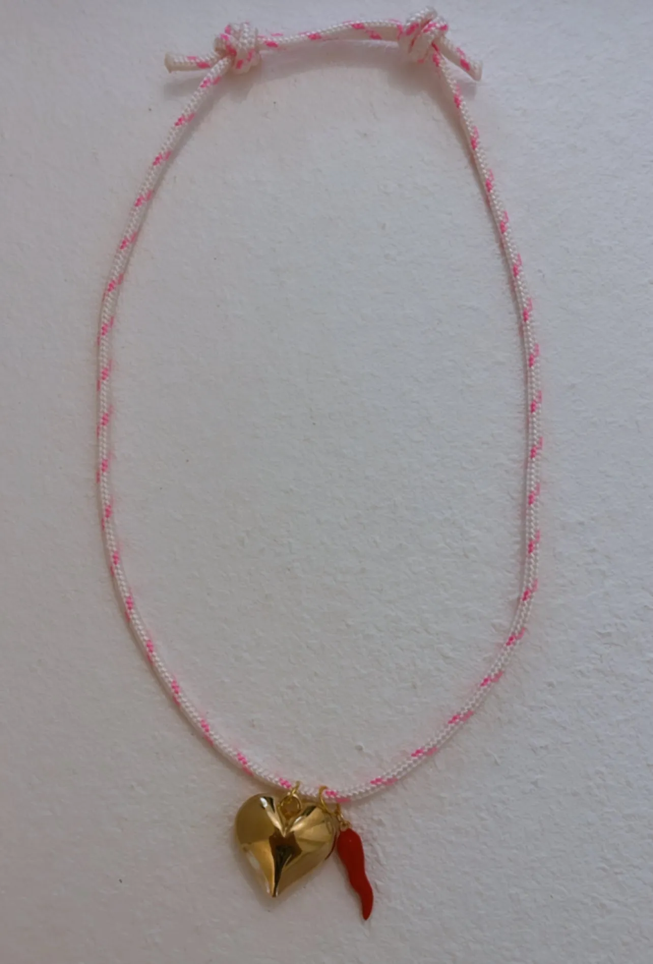 Le ParaCoeur Charm Necklace with 🌶️ chilli in gold