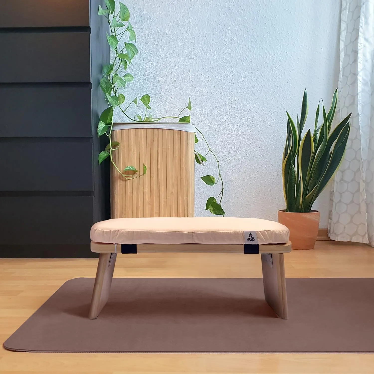 metaFox Meditation Bench | Foldable Bamboo Stool with Cushion and Carry Bag | for Your Mindfulness and Meditation Practice | Alternative to Meditation Cushion (Peach, Small)