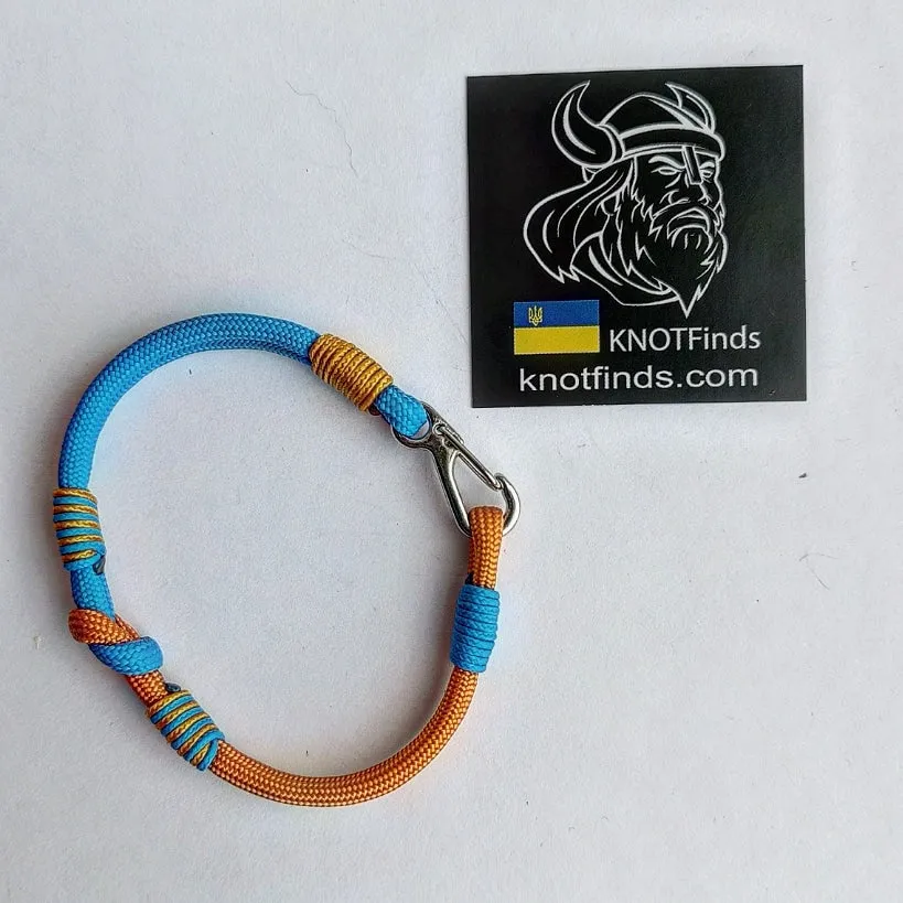 Nefertiti bracelet. Egyptian gold. Pharaoh style. Thin paracord bracelet. Symbols of Egypt. Bracelet with carabiner.