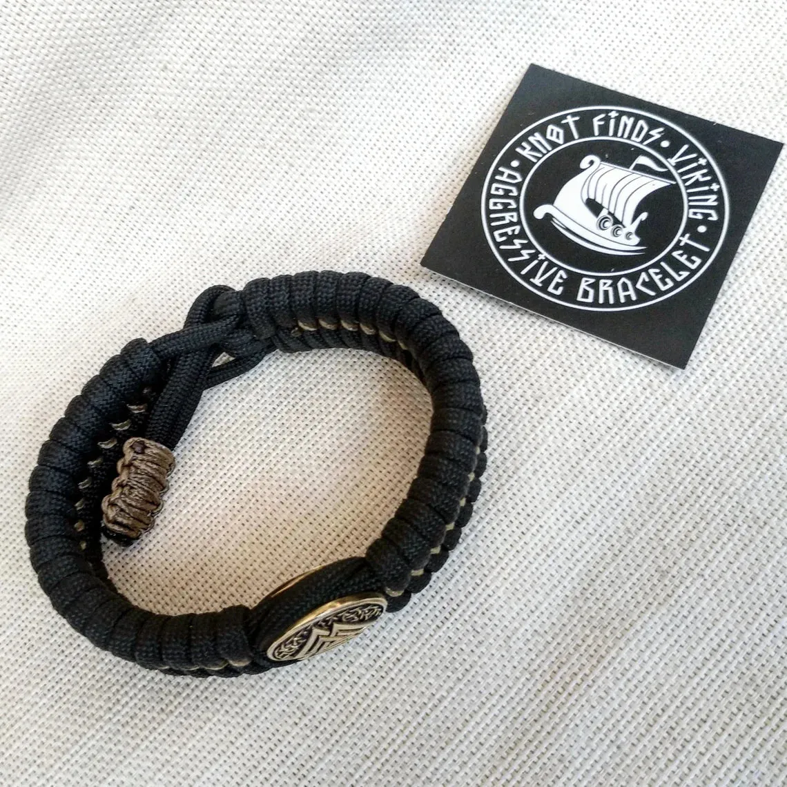 Nordic paracord bangle "VALKNUT". The original brutal bracelet made of Celtic knots and beads. Viking style.