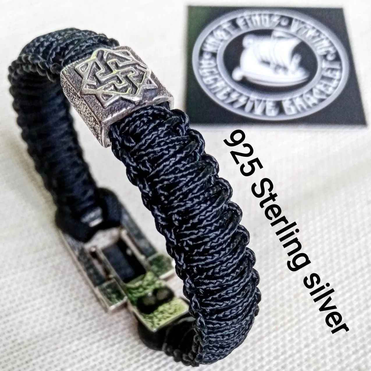 Paracord bracelet. Vikings jewelry for men. Black Celtic bangle.
