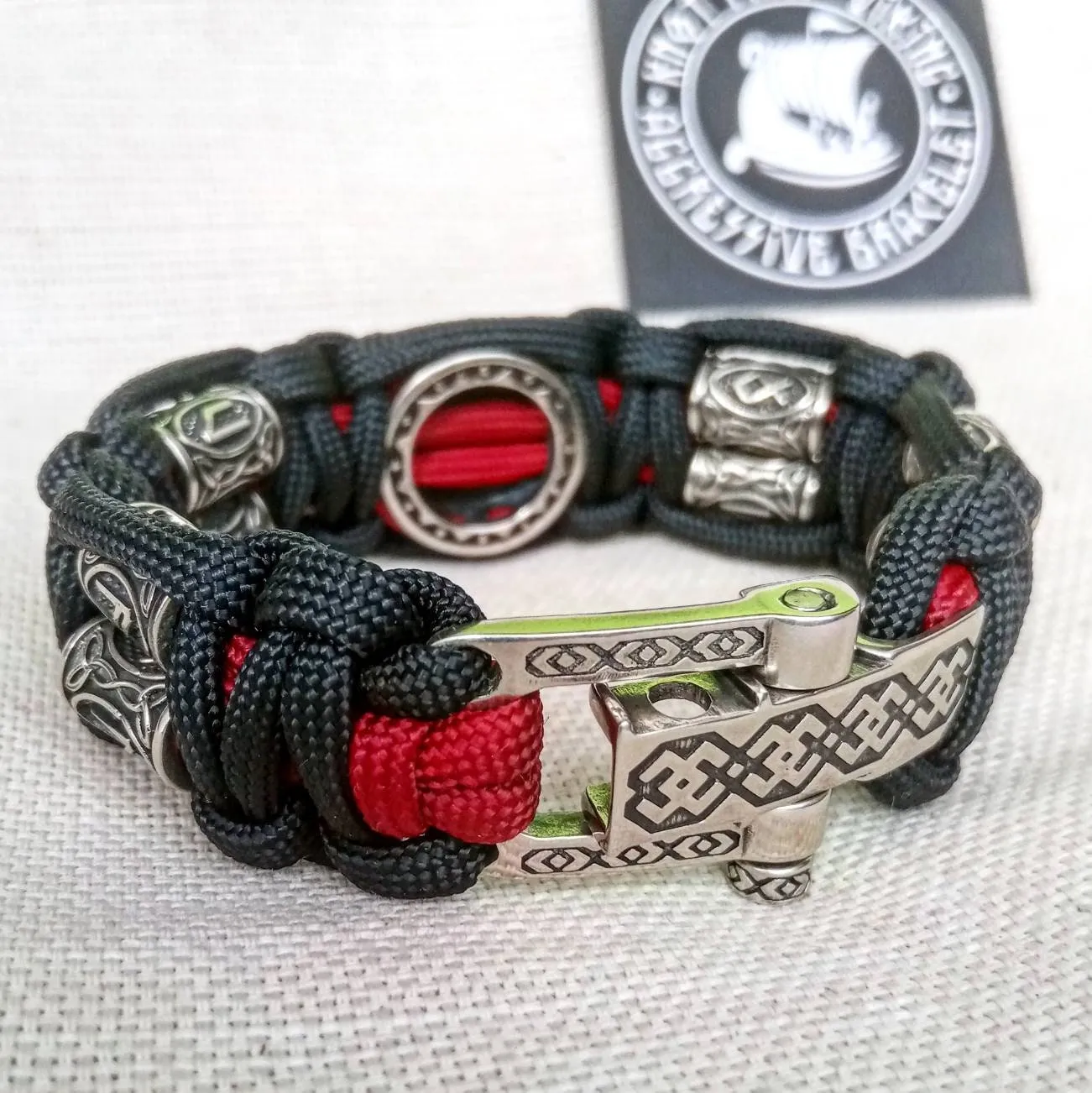 Runic paracord bracelet.Valknut symbol. Viking accessories. Gift for men.