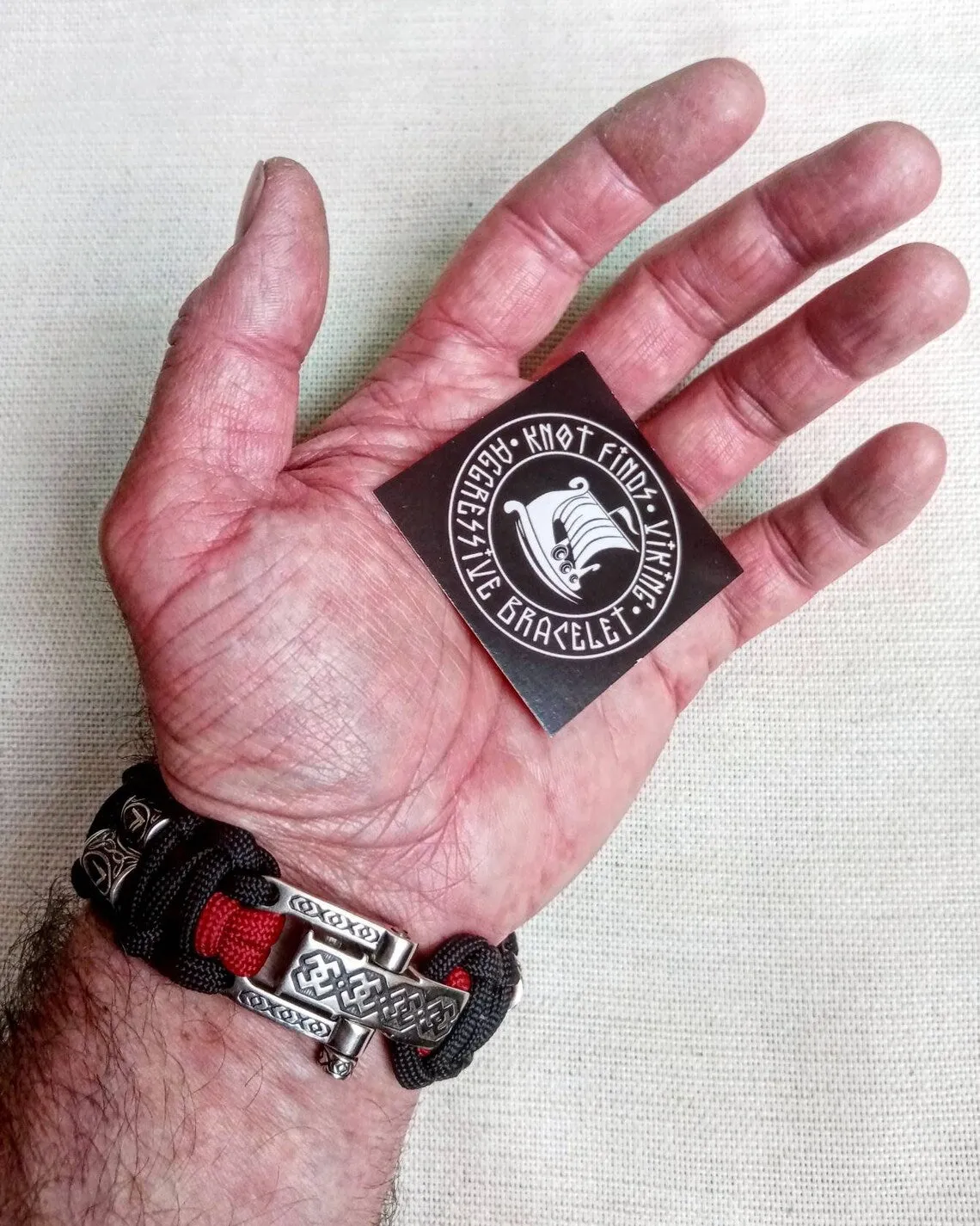 Runic paracord bracelet.Valknut symbol. Viking accessories. Gift for men.