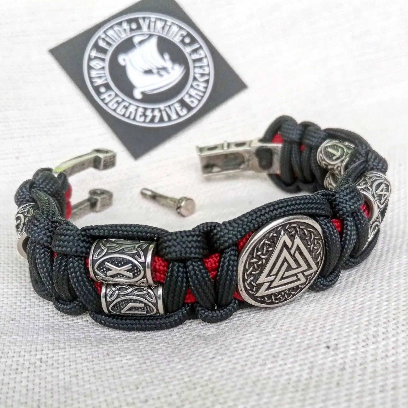 Runic paracord bracelet.Valknut symbol. Viking accessories. Gift for men.
