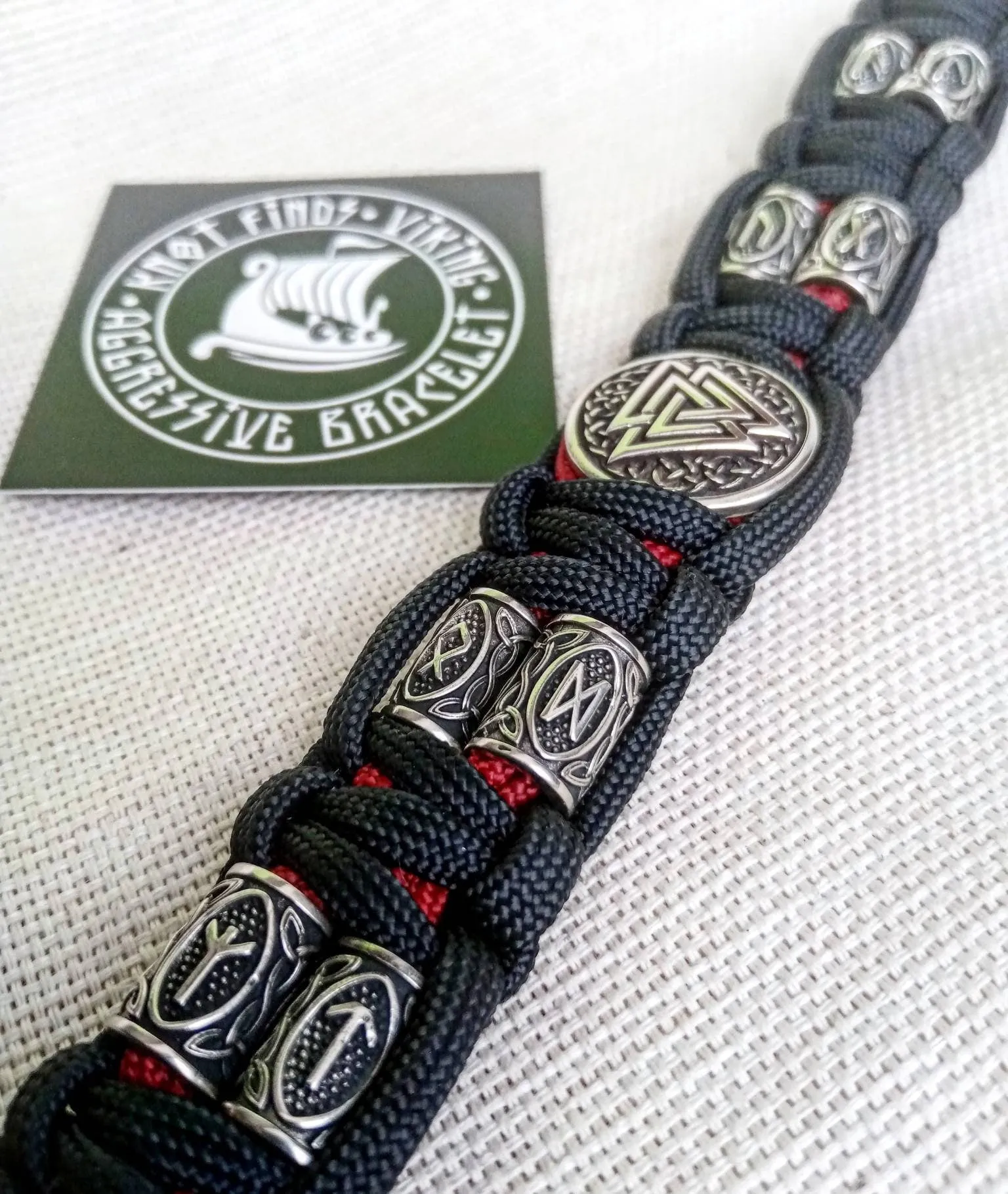 Runic paracord bracelet.Valknut symbol. Viking accessories. Gift for men.
