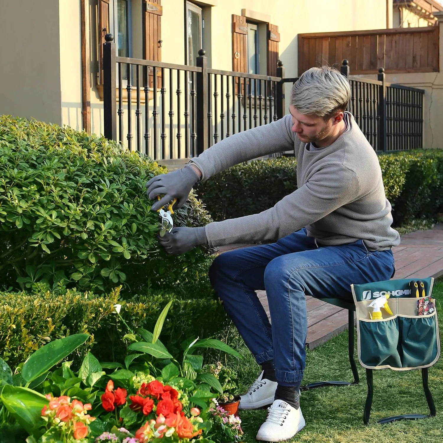 SONGMICS Garden Kneeler and Seat, Multifunctional Garden Kneeling Bench, Gardening Gifts for Women Men, Folding Gardening Stool, with 1 Tool Bag, 6-Inch Wide Kneeling Pad, Dark Green UGGK49L